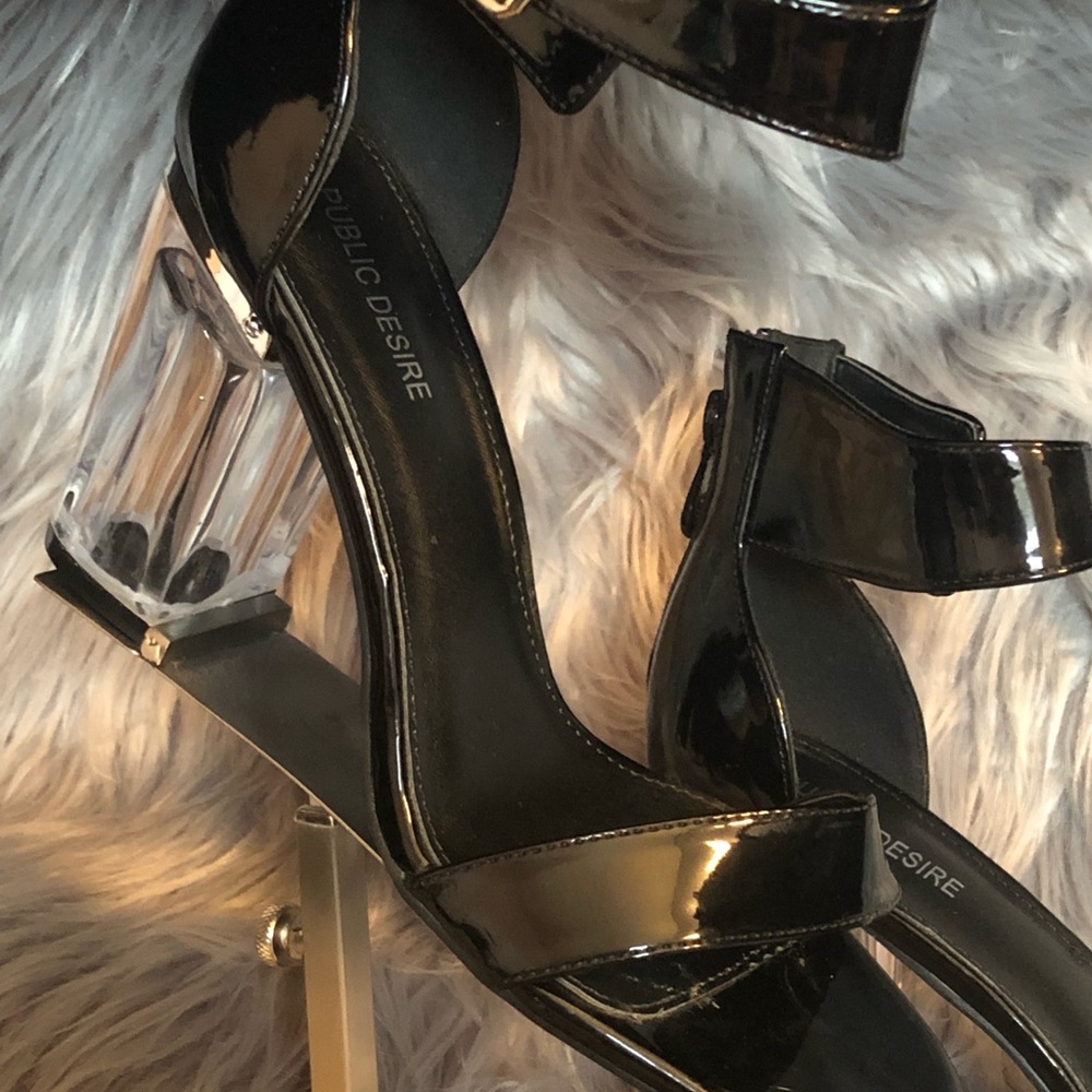 High Heels - Picture 2 of 7
